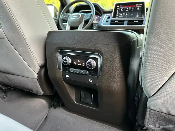 يوكن 2023 سعودي وارد التوكيلات اسود ثلاجة مطور شعار اسود 4