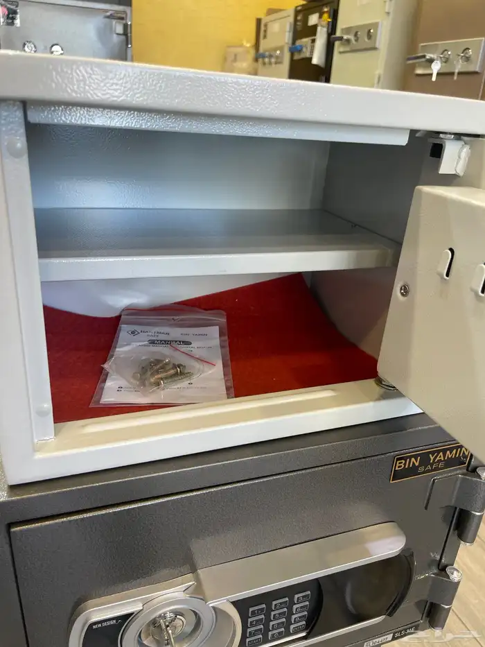 خزنة نقود ( توصيل مجانا 1