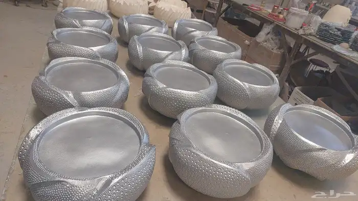 ديكور محل للبيع طاولات واستندات 4