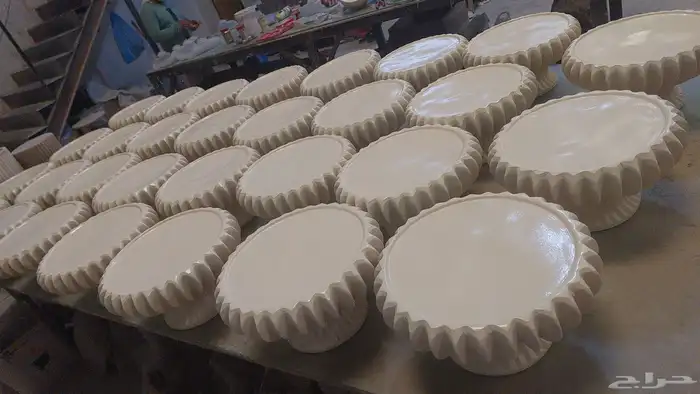 ديكور محل للبيع طاولات واستندات 26