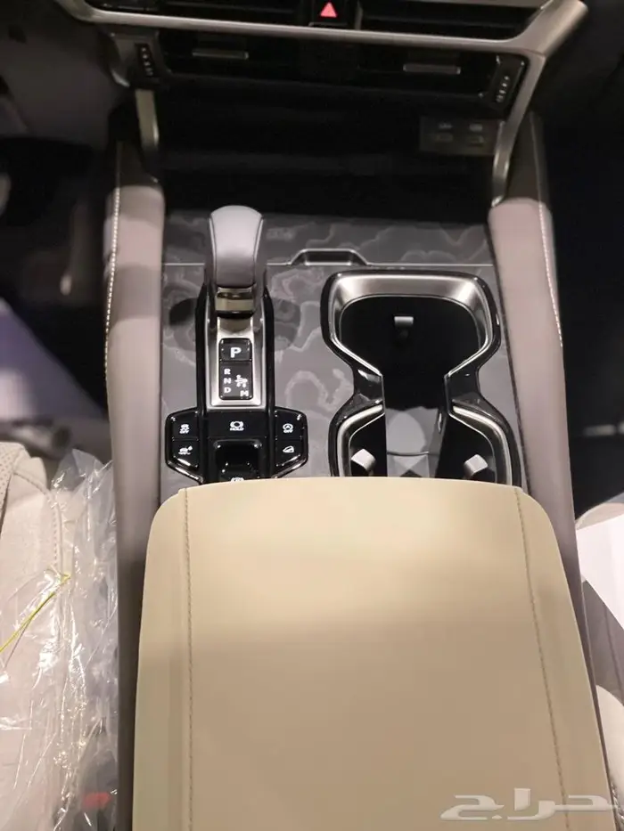 لكزس RX350 BB 2025 ( لون اسود وتيتانيوم داخلي اسبريسو ) 15