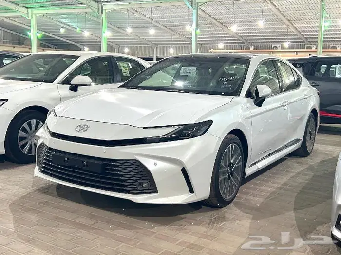 تويوتا كامري قراندي 2025 فل كامل بالنقد والتقسيط 0