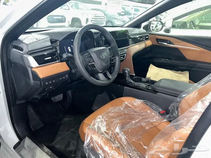 تويوتا كامري قراندي 2025 فل كامل بالنقد والتقسيط 5