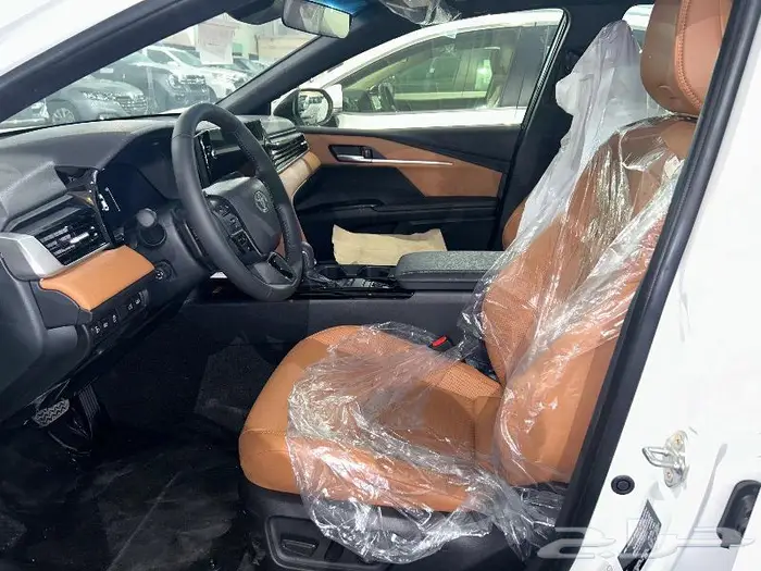 تويوتا كامري قراندي 2025 فل كامل بالنقد والتقسيط 6