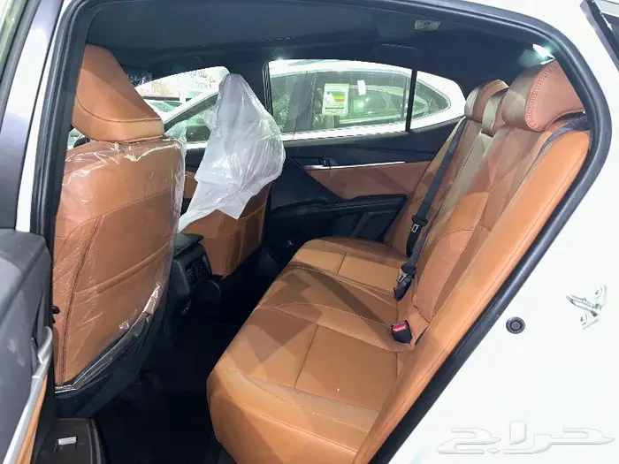 تويوتا كامري قراندي 2025 فل كامل بالنقد والتقسيط 8