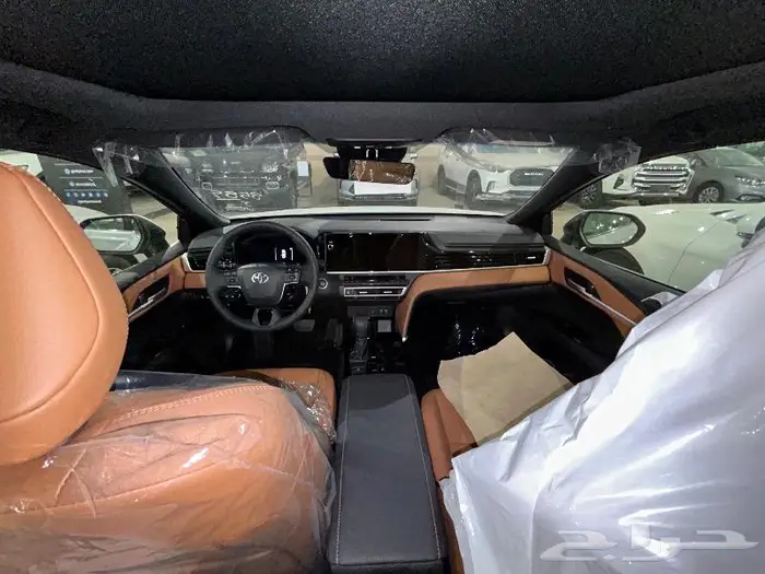 تويوتا كامري قراندي 2025 فل كامل بالنقد والتقسيط 10