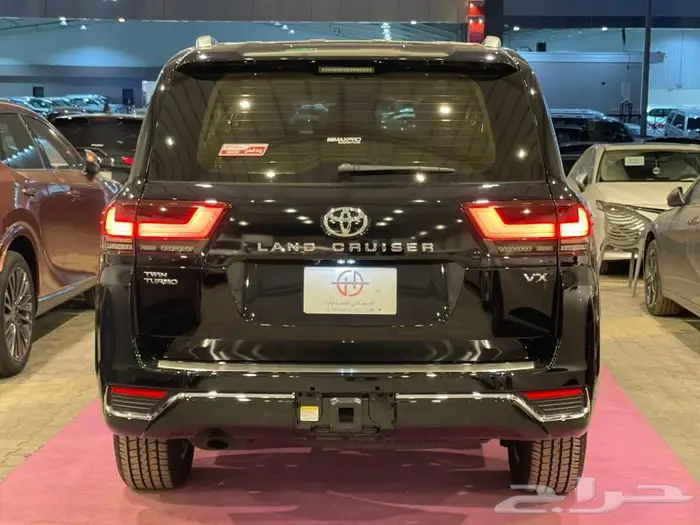 تويوتا لاندكروزر VX بنزين 2025 8