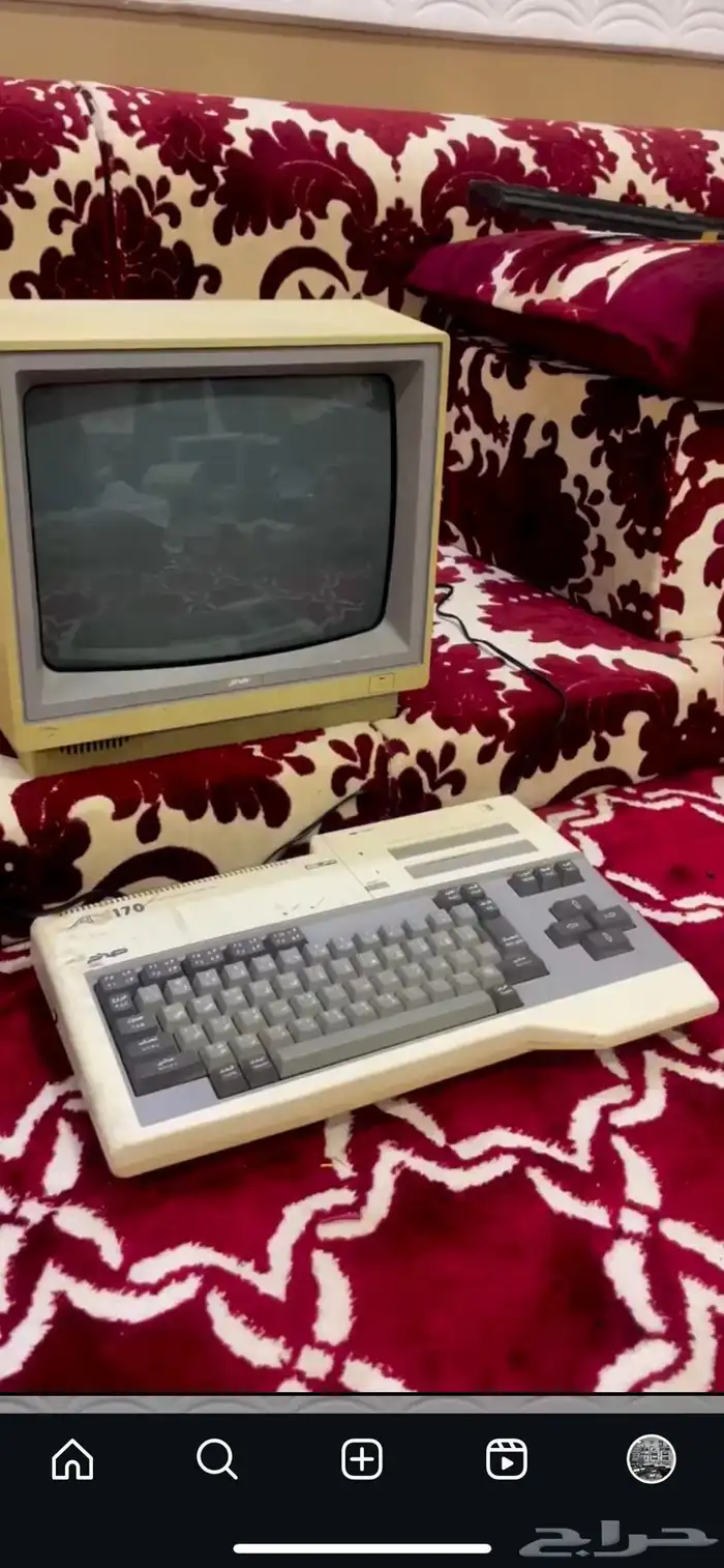 شاشة وكمبيوتر صخر قديم 0