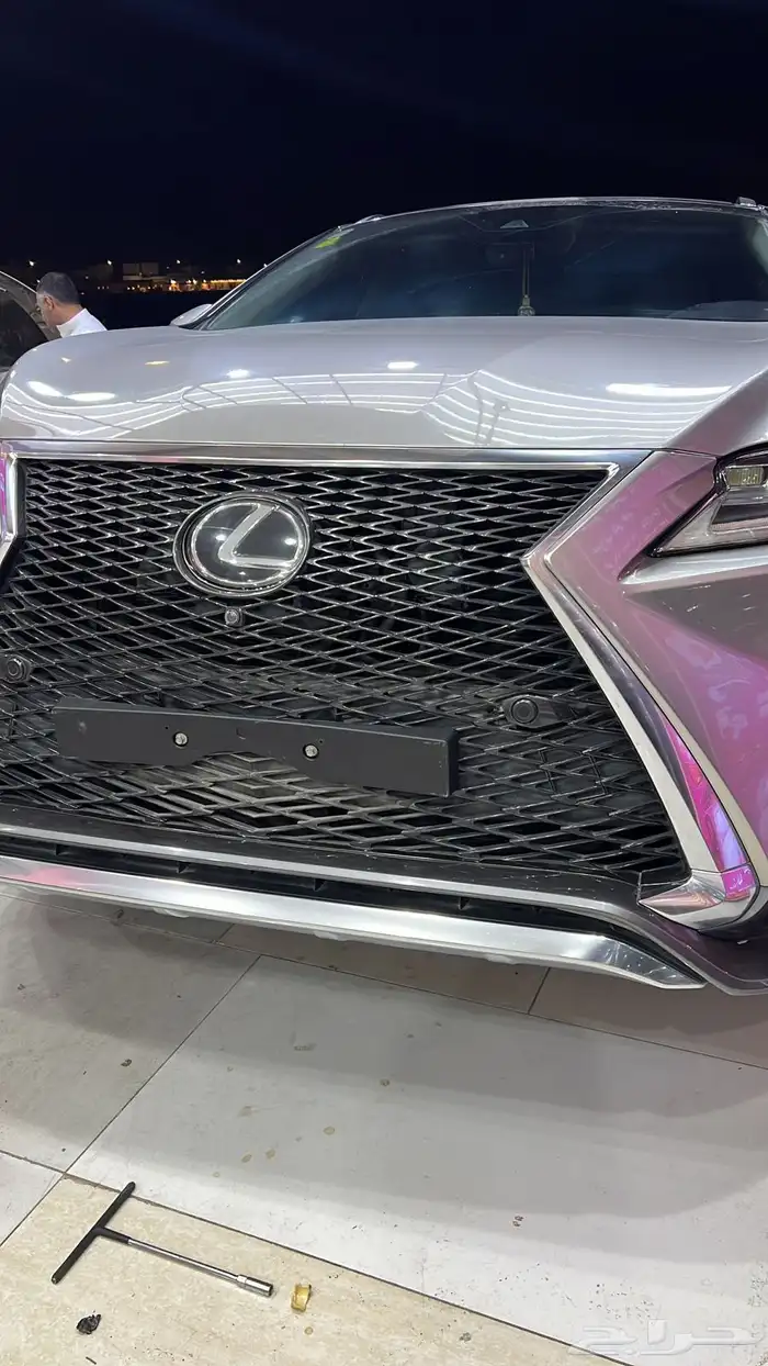 للبيع قاعده لوحه طويله وإطار لوحه طويل 54