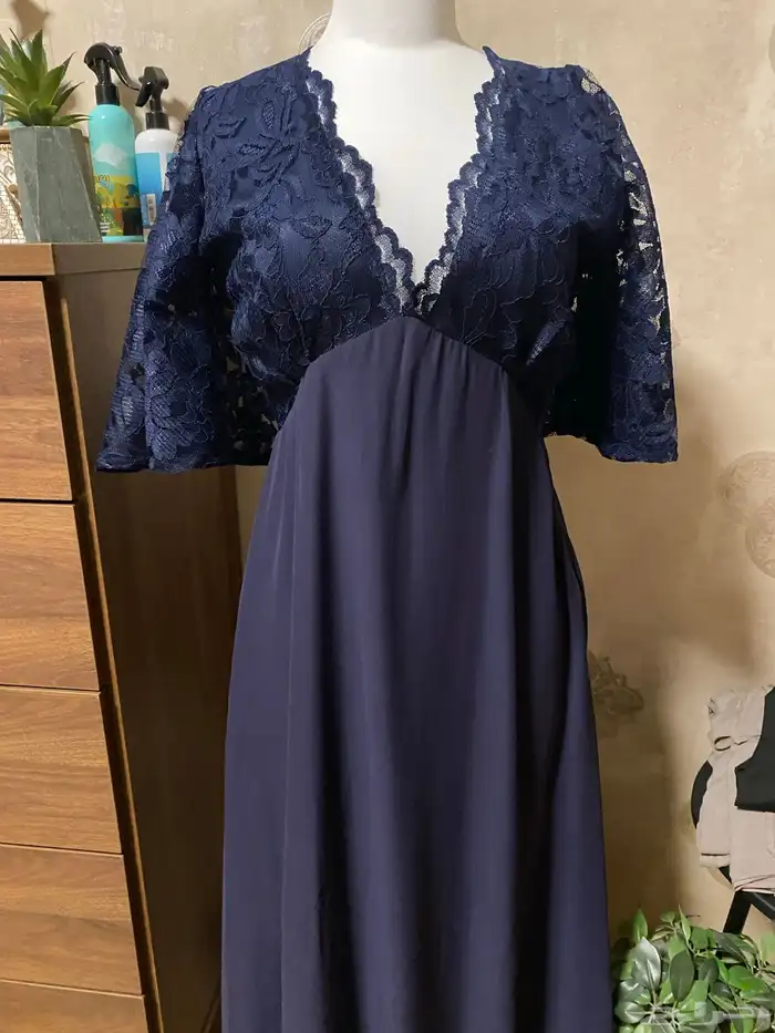 فستان جديد للبيع ماركة ايلا 1