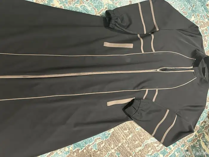 عبايات مستعملة نظيفة للبيع جملة 5
