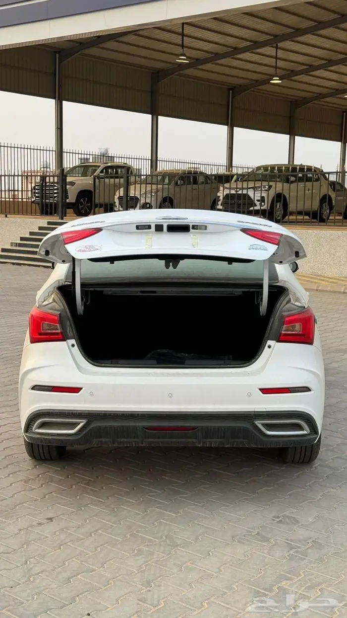 شيري اريزو 5 2024 لدى معرض البدر المطور للسيارات 2