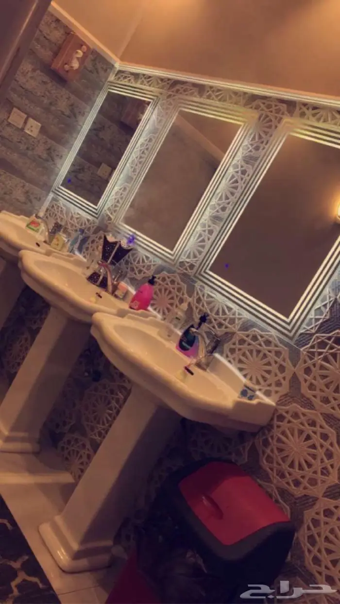 استراحه قسمين واسعه ونظيفه ومسبح كبير بسخان 25