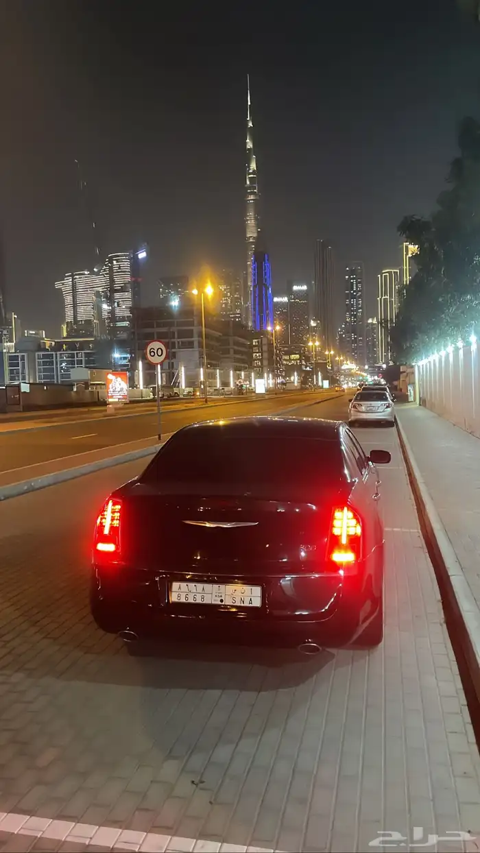 كرايسلر اسود بلاك ايدشن للبيع الحد 20 5