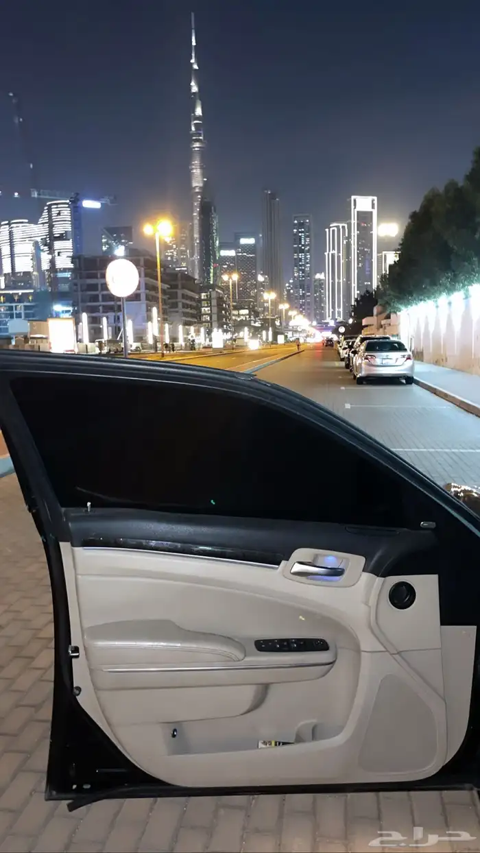 كرايسلر اسود بلاك ايدشن للبيع الحد 20 7