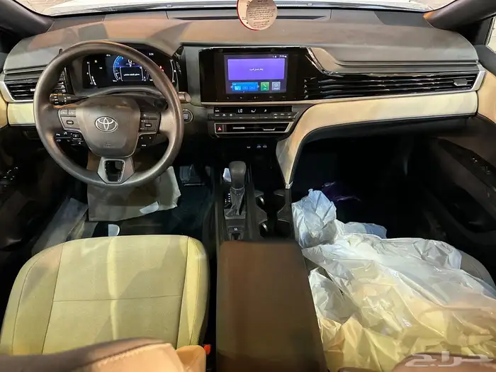 تويوتا كامري E بنزين 2025 7