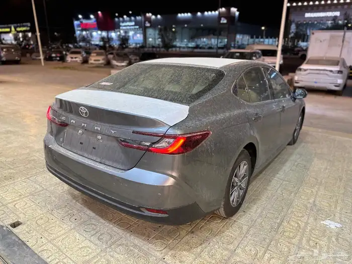 تويوتا كامري E بنزين 2025 5