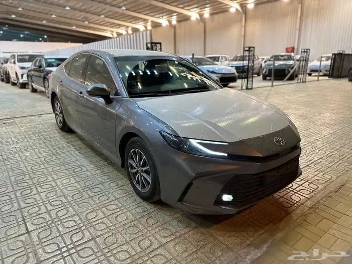 تويوتا كامري E بنزين 2025 2