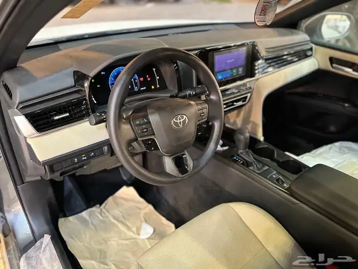 تويوتا كامري E بنزين 2025 6