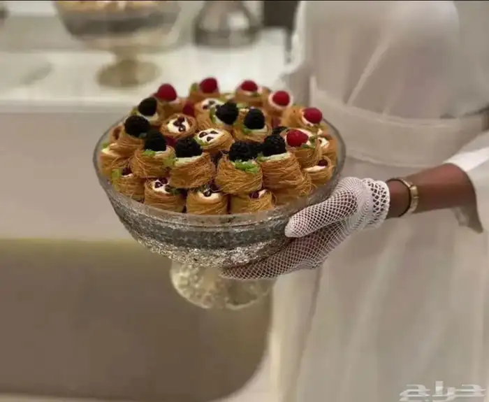 مضيفات وصبابات بازياء موحده 0