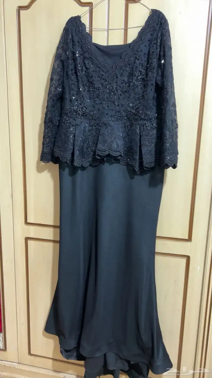 فستان سهره مقاس 18 لبس مره واحده 4ساعات جديد شريتها ب 2500 0