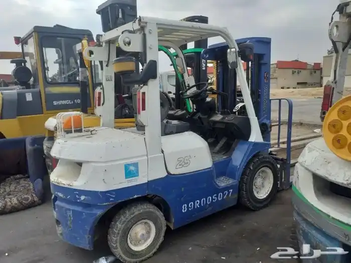 رافعات شوكية للايجار فوركلفت للايجار اليومي والشهري 7