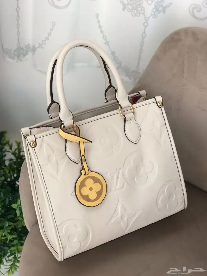 شنط وشوزات هاي كواليتي 10