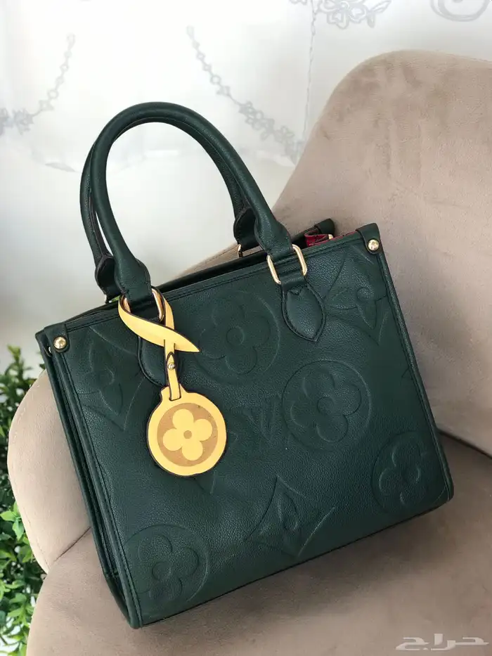 شنط وشوزات هاي كواليتي 8