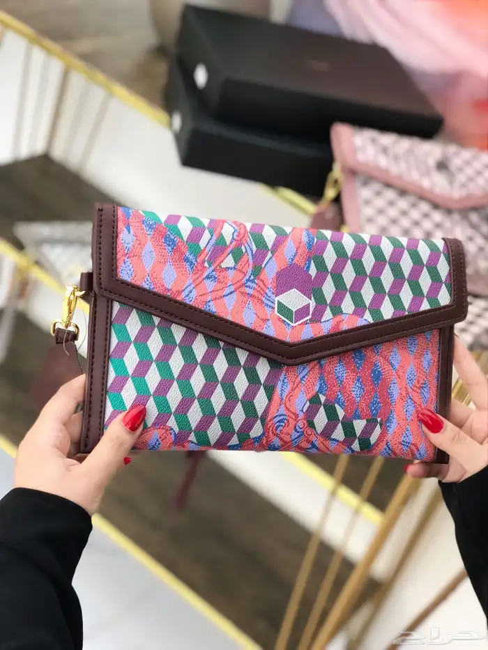 شنط وشوزات هاي كواليتي 18