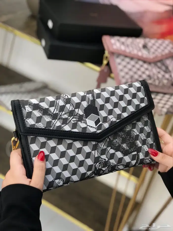 شنط وشوزات هاي كواليتي 20