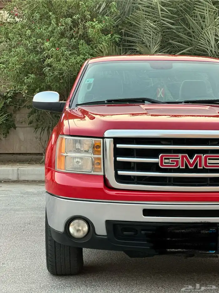 ((تم البيع )) سييرا Z71 2013 وكالة مستخدم أول ممشى قليل 2