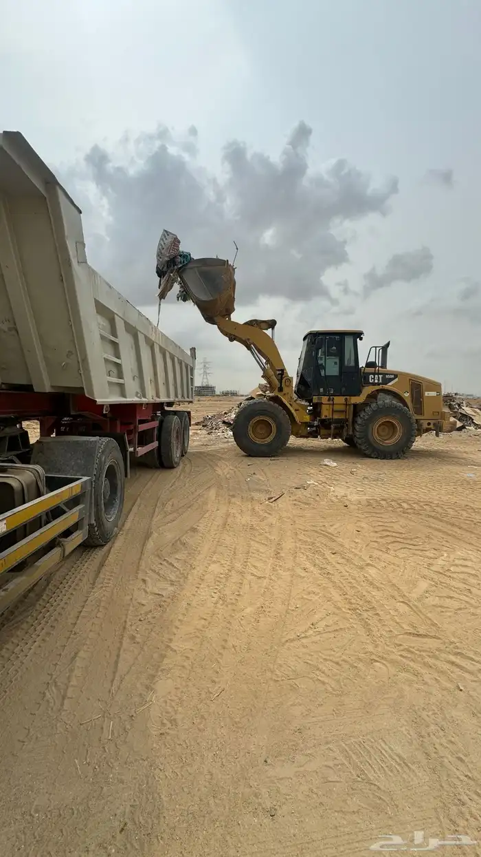 تأجير معدات قلابات شيول بوكلين 3