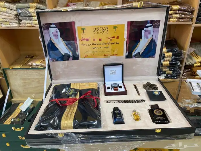 بشت هدية زواج صندوق سيف طقم هدية رجالي 12