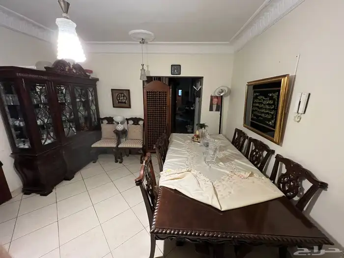 للبيع طاولة طعام عدد 10 اشخاص ( تم تنزيل السعر لسرعة البيع ) 0