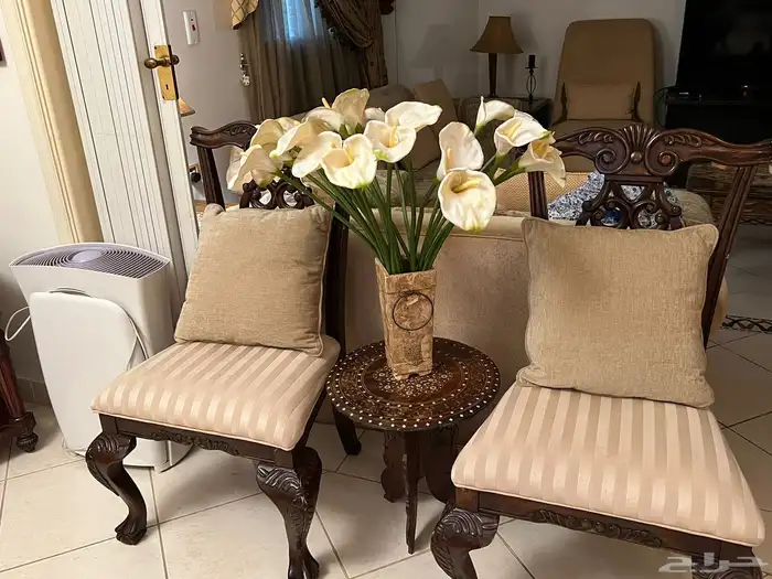 للبيع طاولة طعام عدد 10 اشخاص ( تم تنزيل السعر لسرعة البيع ) 8