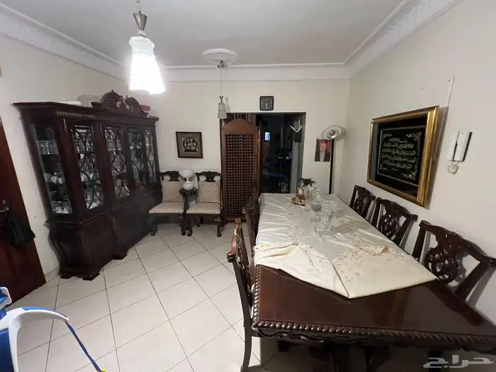 للبيع طاولة طعام عدد 10 اشخاص ( تم تنزيل السعر لسرعة البيع ) 7