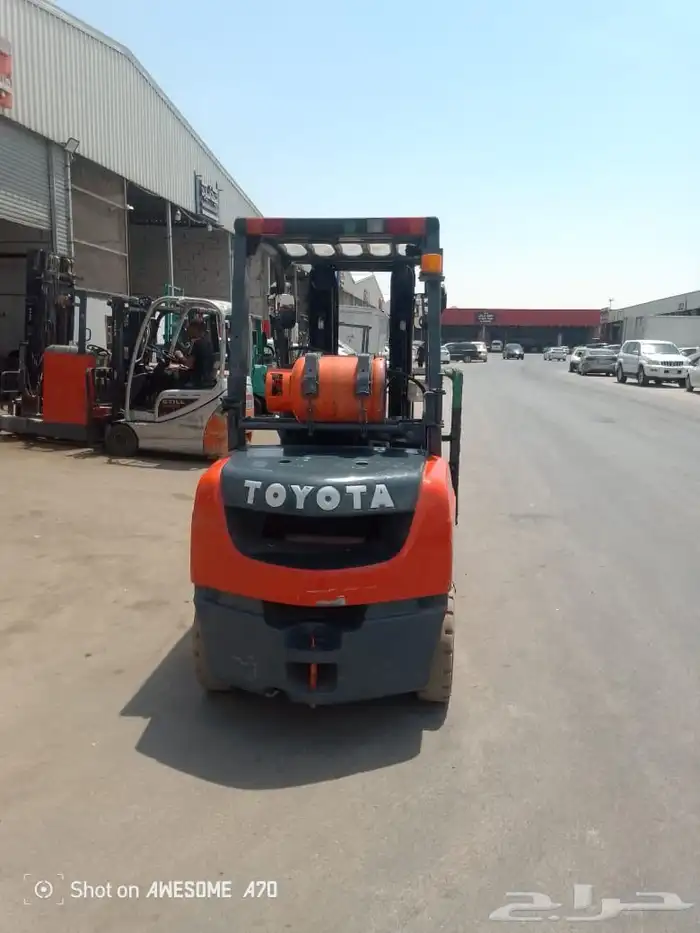 إيجار رافعات شوكيه وسيزر لفت ومان لفت 7