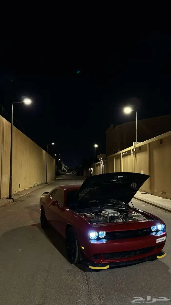 challenger SRT HELLCAT 8