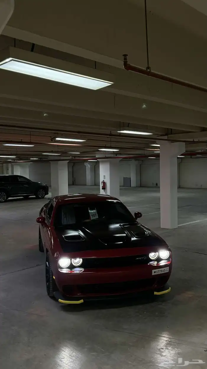 challenger SRT HELLCAT 1