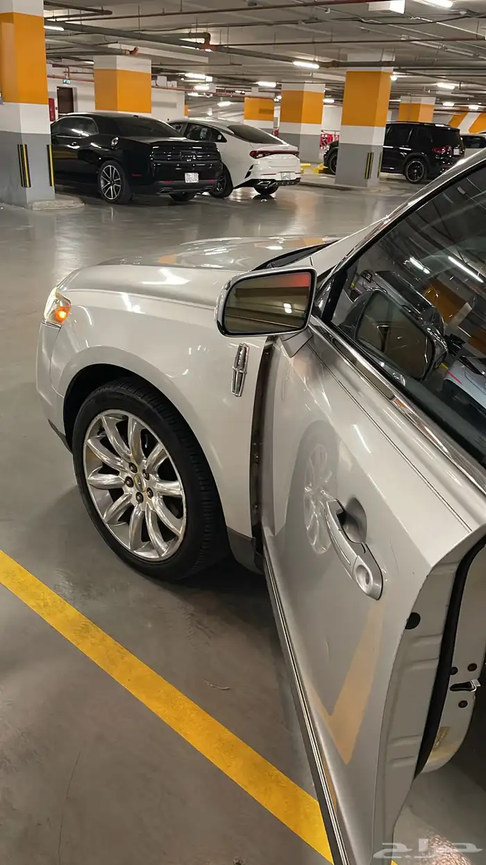 لنكولن LINCOLN MKT 3
