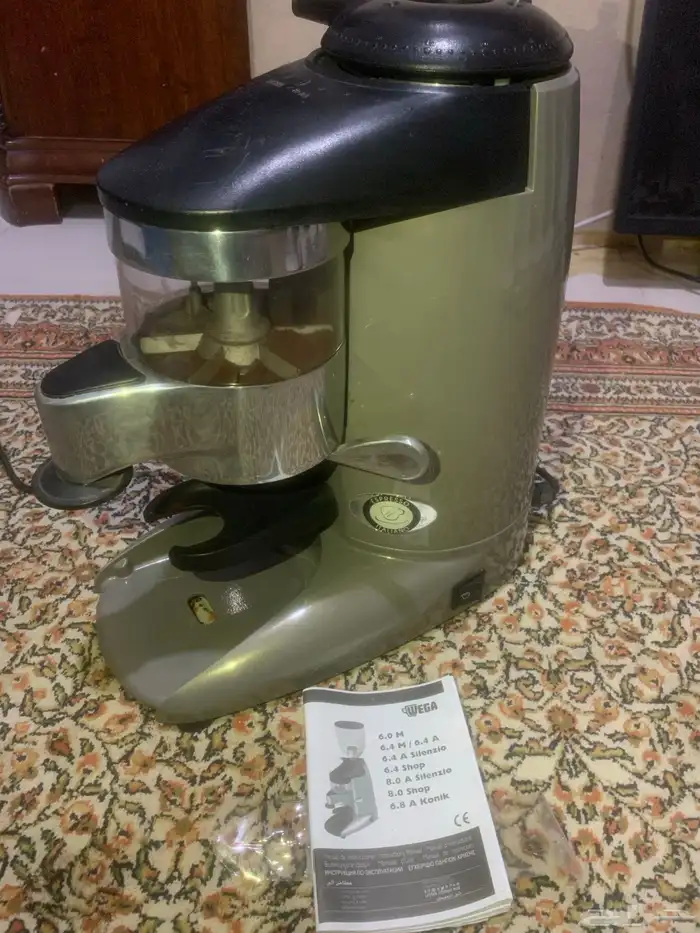 مطحنة قهوة اوربية ومطحنةسج ومطحنة اخرى نظيفة جدا 1