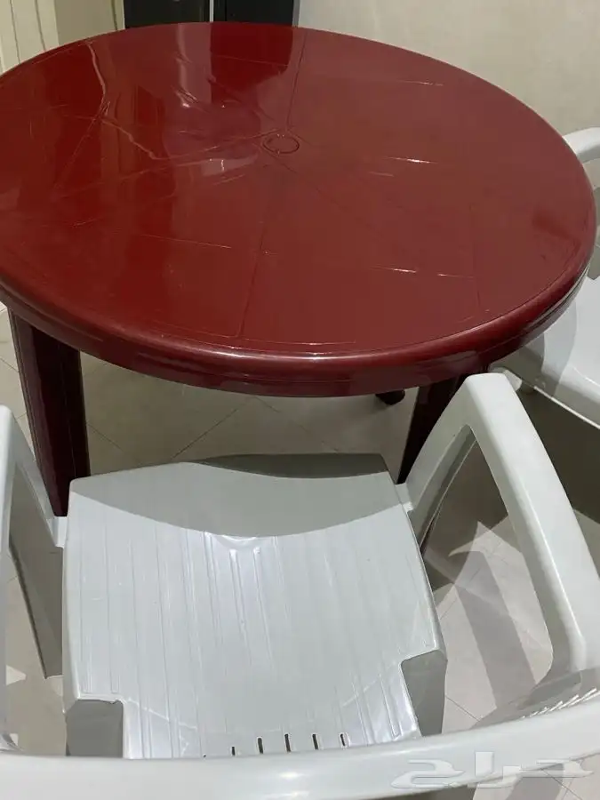 طاولة طعام وكرسيين 1