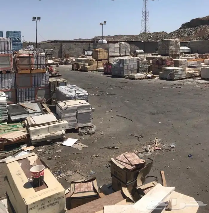 للايجار مستودع سيراميك اخشاب مفتوح مساحة 13000متر 0