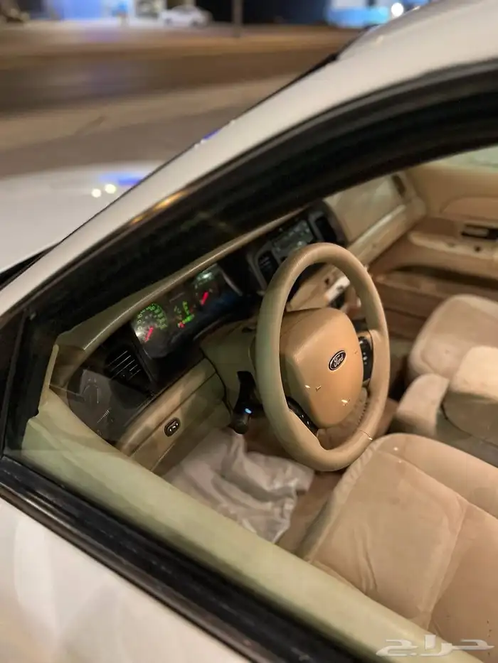 فورد بوليسي 2011 ماشي 106 الاف (تم البيع) 18