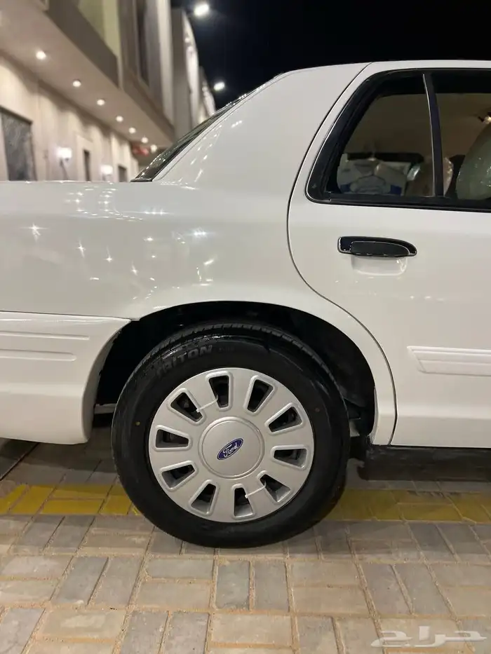 فورد بوليسي 2011 ماشي 106 الاف (تم البيع) 14