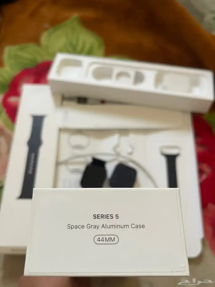 ساعة ابل وسماعه ابل 3