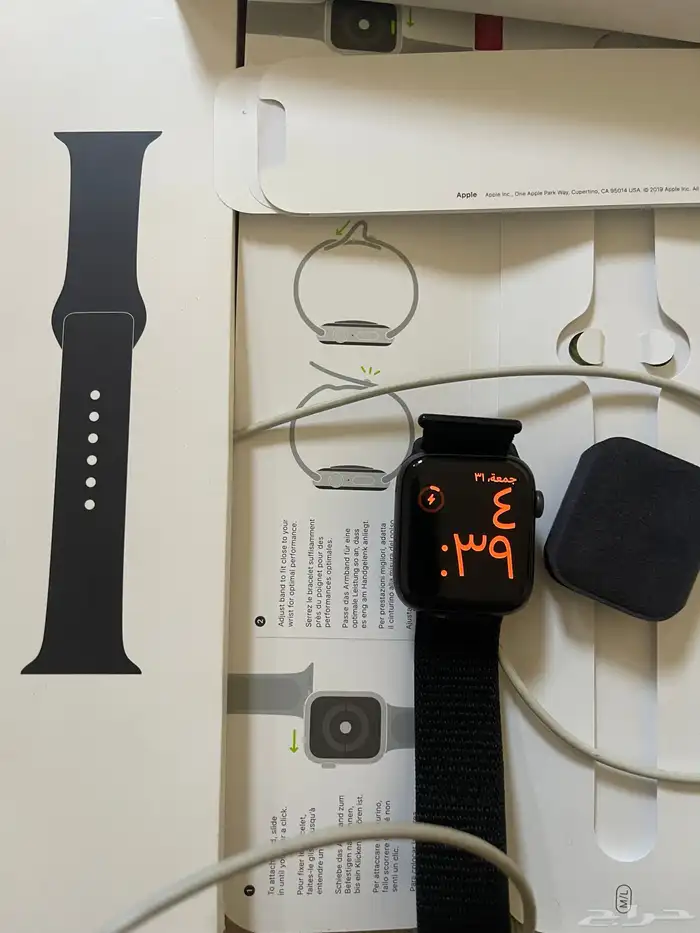 ساعة ابل وسماعه ابل 6