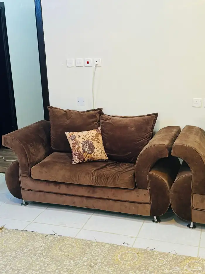 كنب اللون بني 4 امتار 0