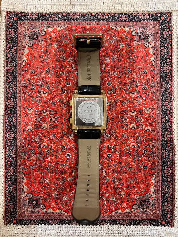 ساعة  Christian Joy قديمه للبيع 4