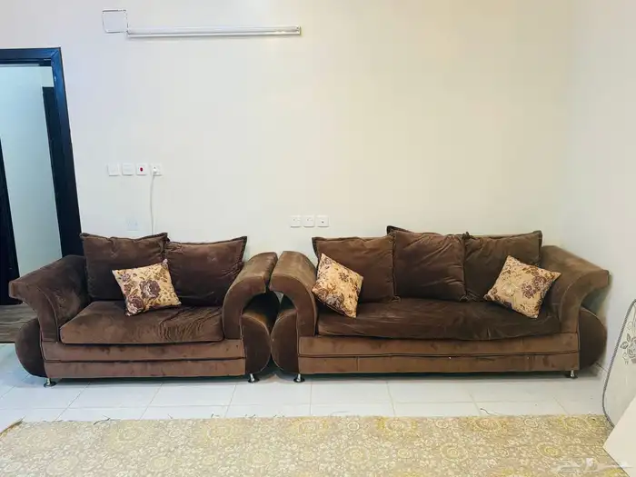 كنب اللون بني 4 امتار 4